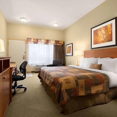 Ramada By Wyndham Drayton Valley Eksteriør bilde