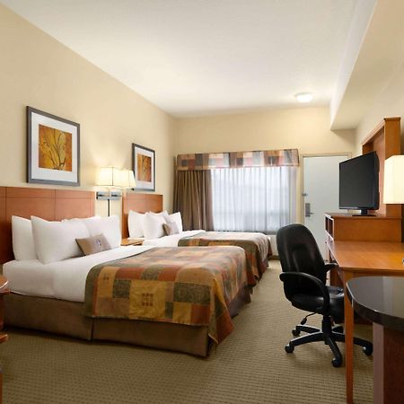 Ramada By Wyndham Drayton Valley Eksteriør bilde