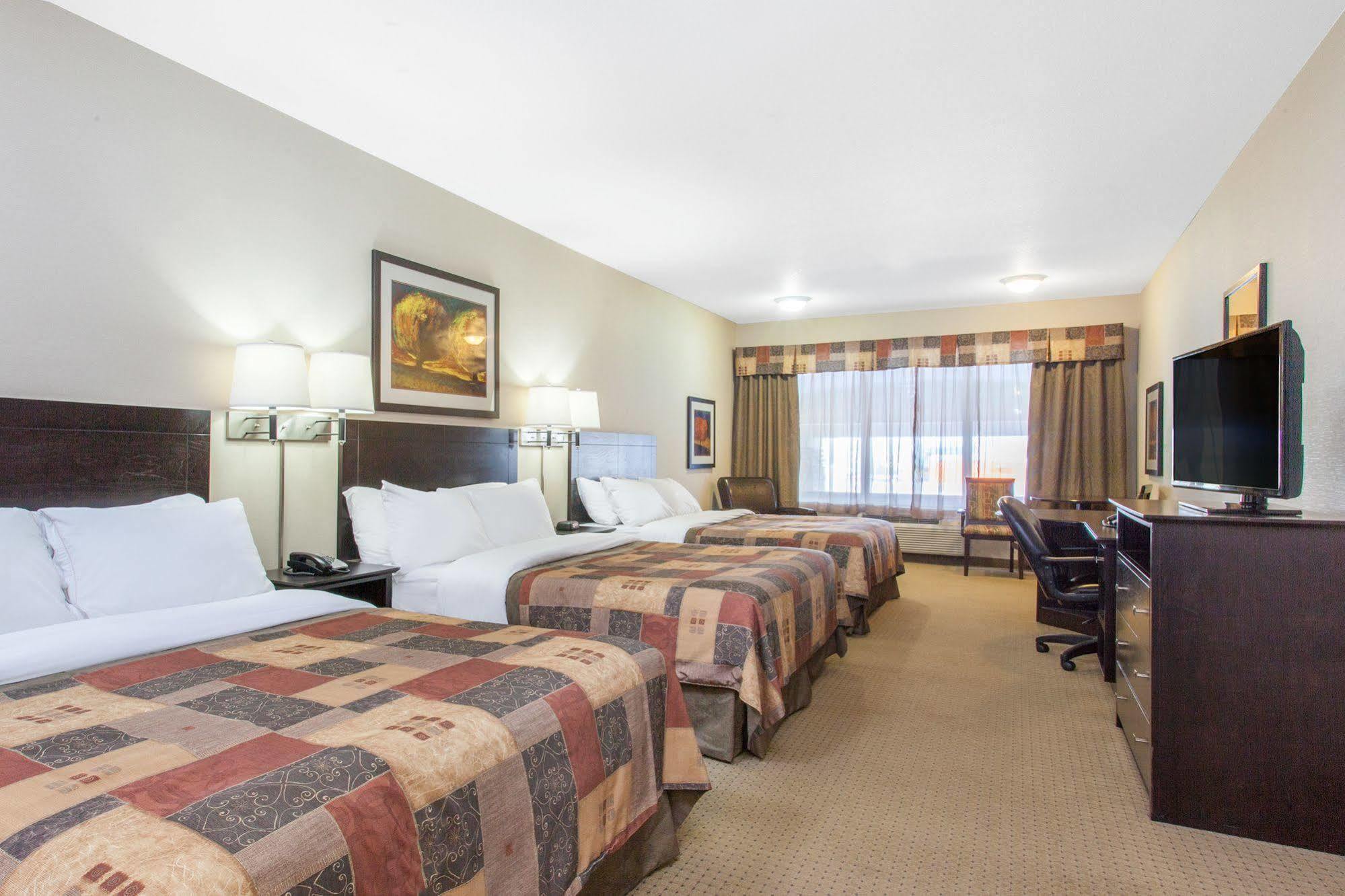 Ramada By Wyndham Drayton Valley Eksteriør bilde